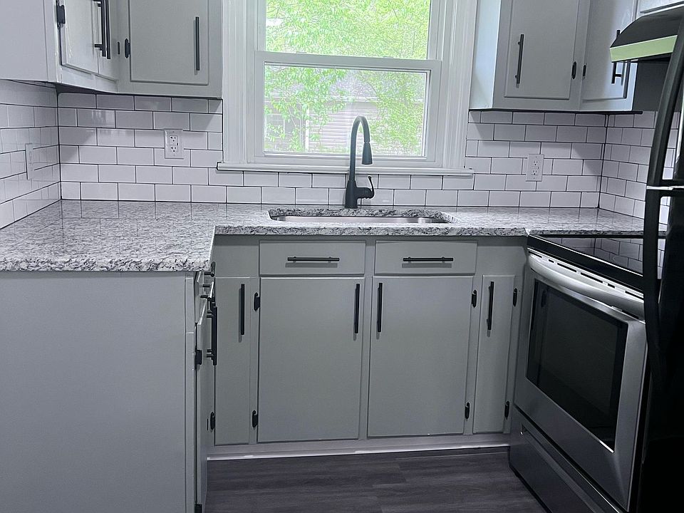 2nd image of 501 S Dennis St