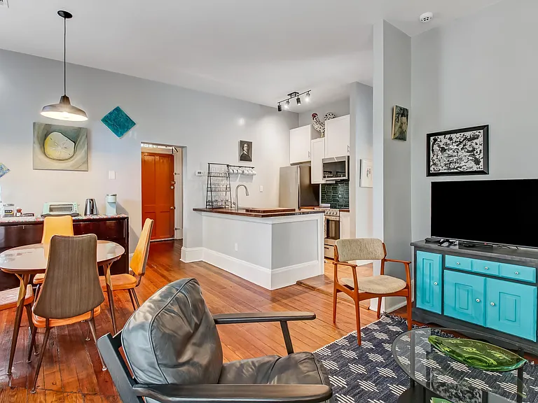 2118 Lincoln St — Photo 4