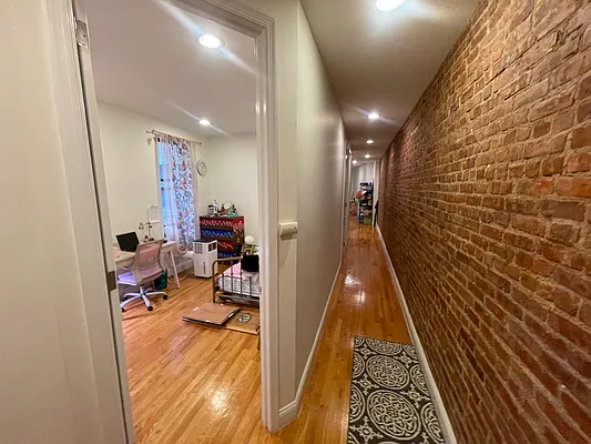 Rented by PMG Real Estate  | media 29