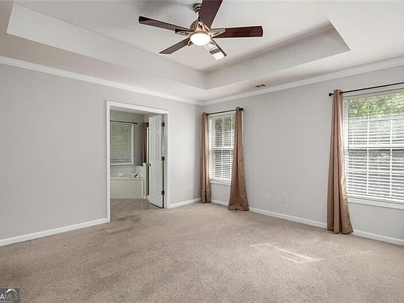5th image of 4220 Hunters Green Way NE