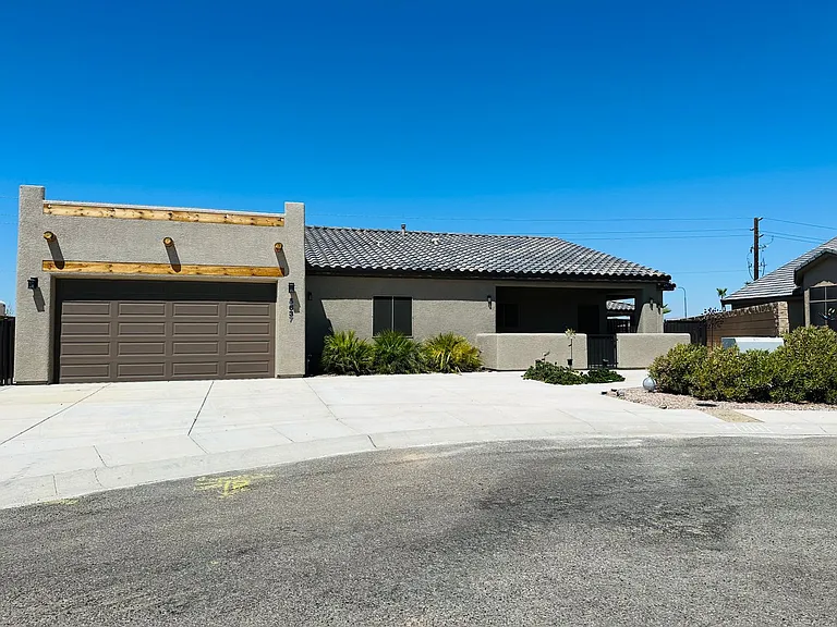5637 S Casa Bonita — Photo 1
