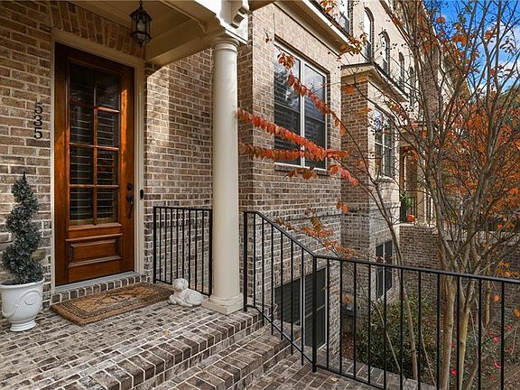 3rd image of 535 Ansley Cir NE