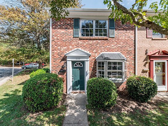 2nd image of 220 E Cadbury Dr