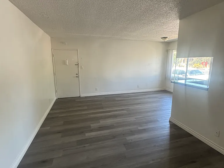 3945 Frances Ave #1 — Photo 2