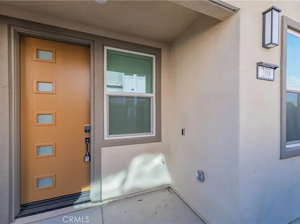 208 Yerba, Irvine, CA 92618