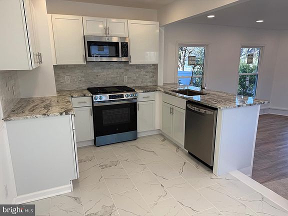 3rd image of 364 Driscoll Ave