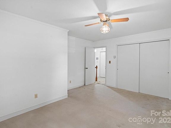 4th image of 6639 Pencade Ln