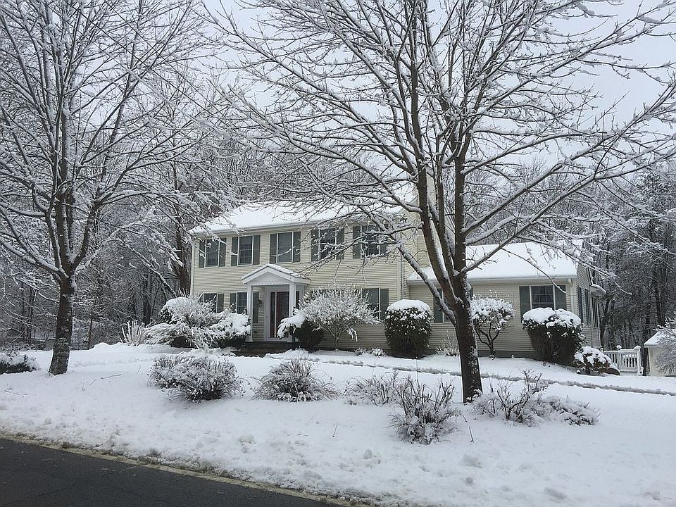 2nd image of 335 Old Plainfield Pike