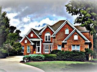 1803 Creek Way Dr, Ooltewah, TN 37363