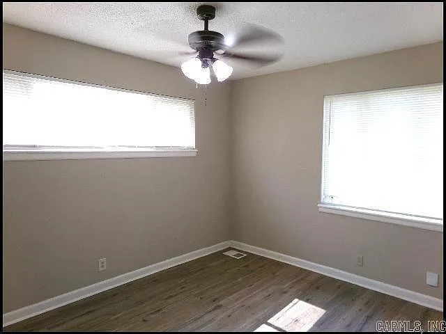 40 Barbara Dr — Photo 15