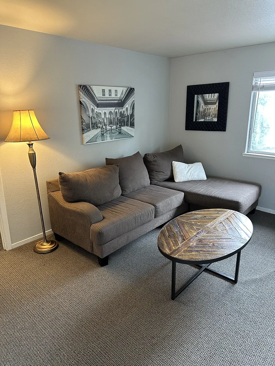 Building Photo - 346 Pleasant St #1