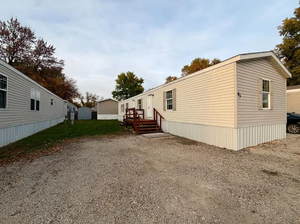 1015 27th St SE, Minot, ND