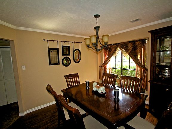 2nd image of 8706 Welles Dale Dr