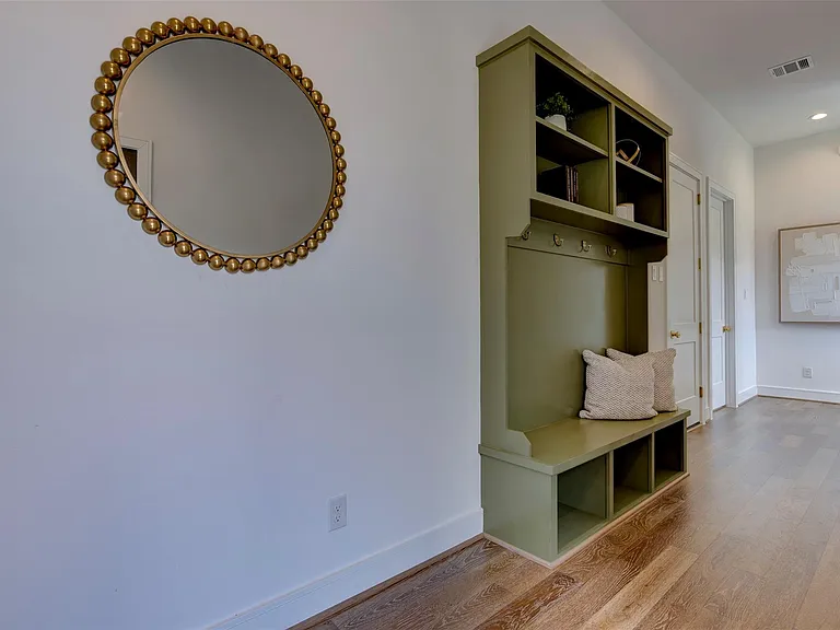 7120 Gary St #B — Photo 2