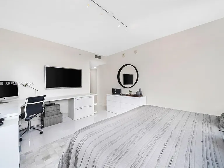 253 NE 2nd St #1109 — Photo 30