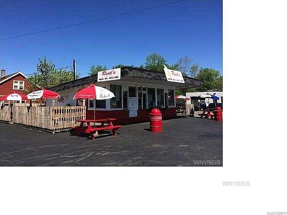 2nd image of 2800 Elmwood Ave