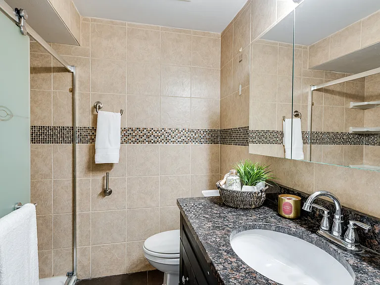 18W269 Kirkland Ln — Photo 16