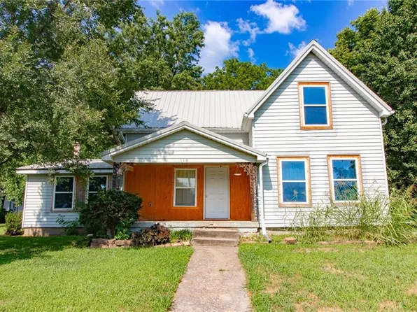 210 N Main St, Centerview, MO 64019
