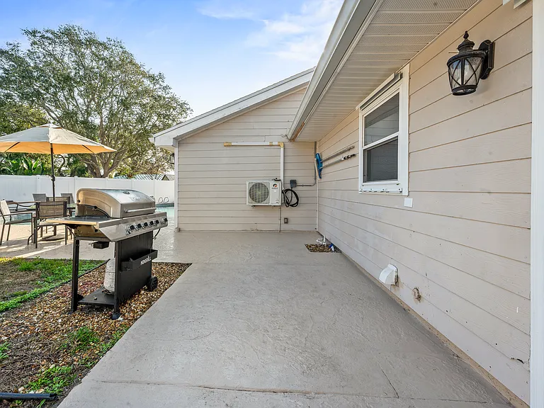 1260 Leslie Dr — Photo 33