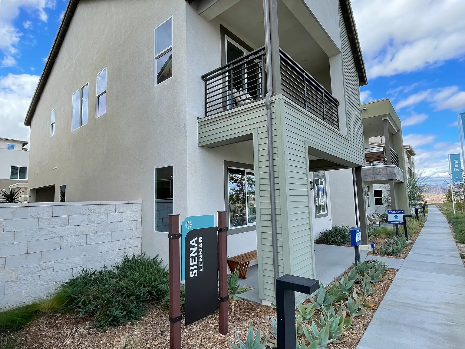 Coyote Bush Ct, Valencia — Photo 2