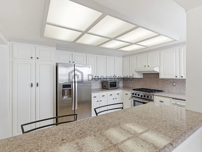 145 Shoreline Dr — Photo 11