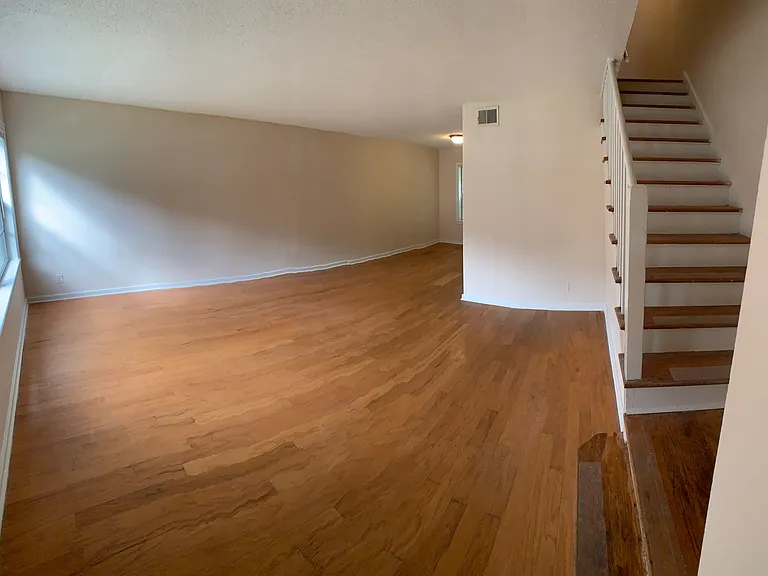 1662 Valley Ave — Photo 5