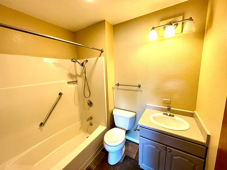 1401 Waukesha Ave — Photo 9