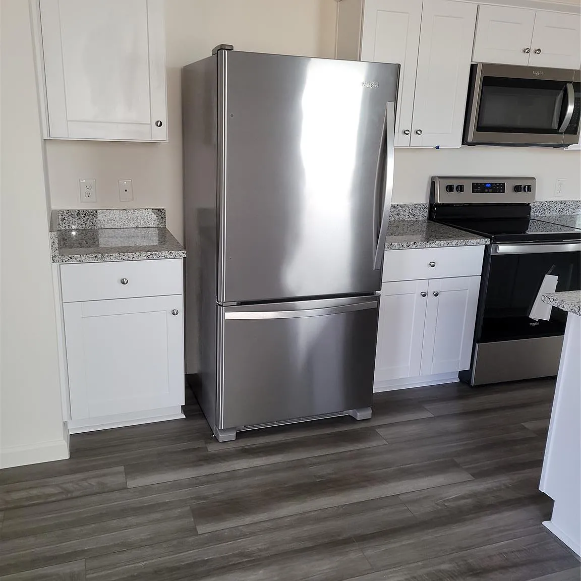 3 bed, 2.0 bath, 1412 sqft, $1,700 — Photo 4