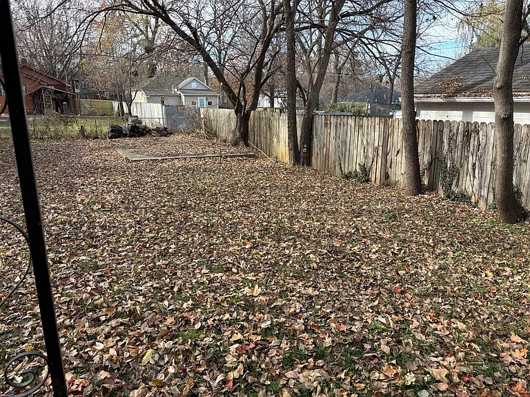 2127 N Boonville Ave — Photo 22