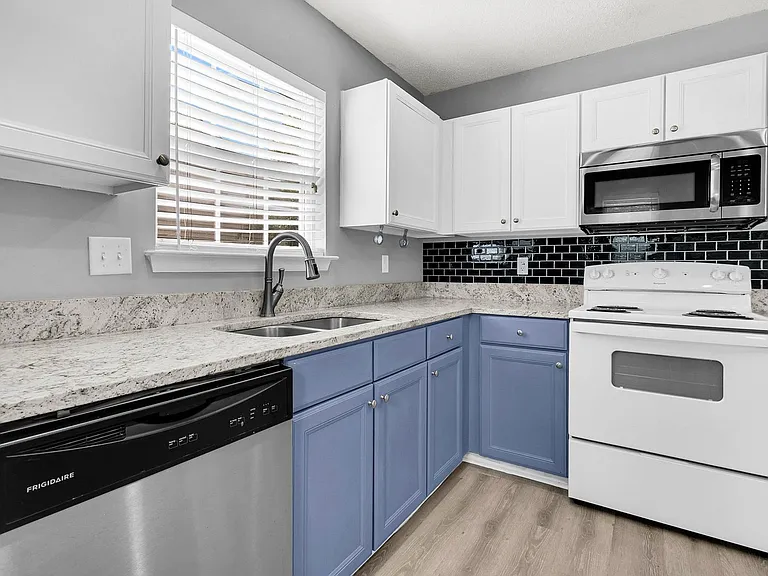 478 Doane Way #1 — Photo 36