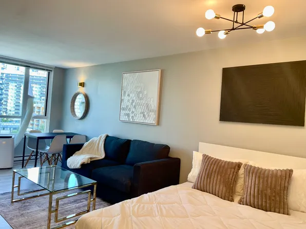 1188 Richards St #902, Vancouver, BC V6B 3E6