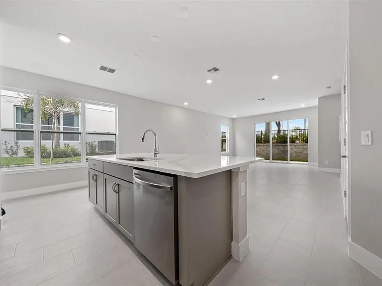 7845 Spectrum Dr — Photo 10