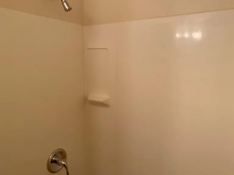 400 W Roy St #401 — Photo 10