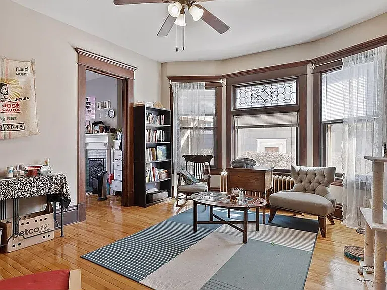 1862 Roblyn Ave — Photo 7