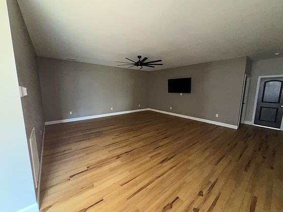 5th image of 134 Carlton St
