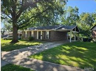 2542 Saddle Ridge Dr, Florissant, MO 63031