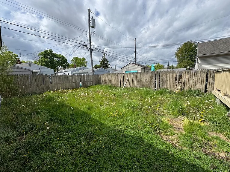 8716 Timken Ave — Photo 19