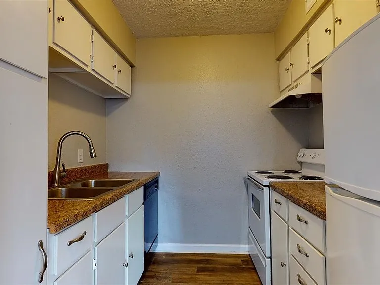 1803 Potomac Pl #B — Photo 8