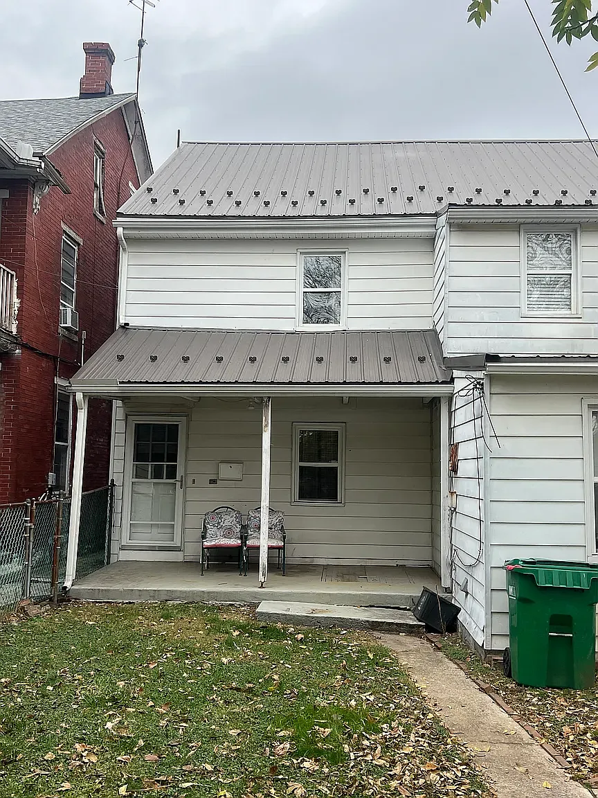 2 bed, 800 sqft, $1,300 — Photo 2