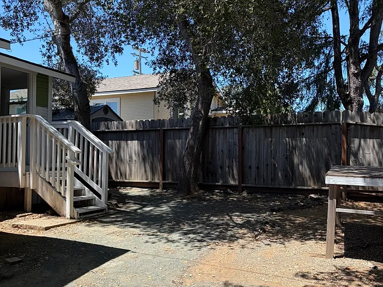 316 E Foothill Blvd — Photo 9