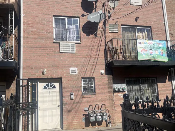 835 E 221st Street, Bronx, NY 10467