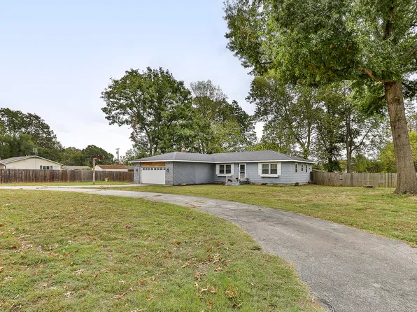 106 W May Street, Marionville, MO 65705