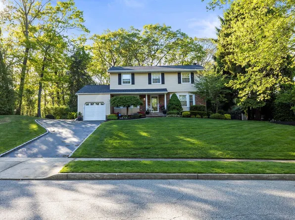 90 Gannet Drive, Commack, NY 11725