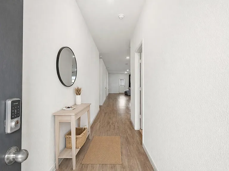 8218 Wave Arbor Dr — Photo 3