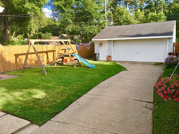 3rd image of 530 E Oakridge St