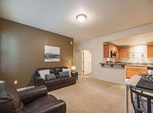 624 NE Roydon Ln, Hillsboro, OR 97006