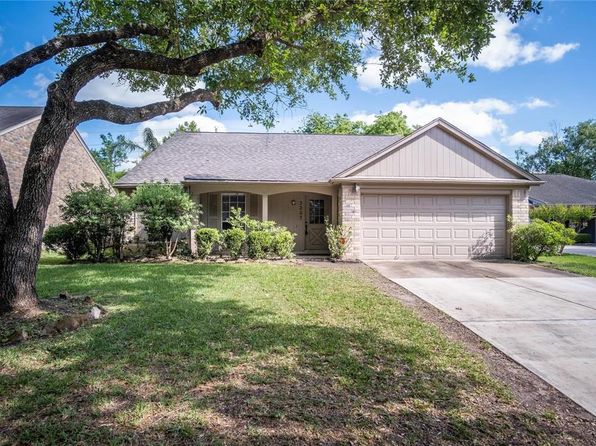 3207 Rimrock Dr