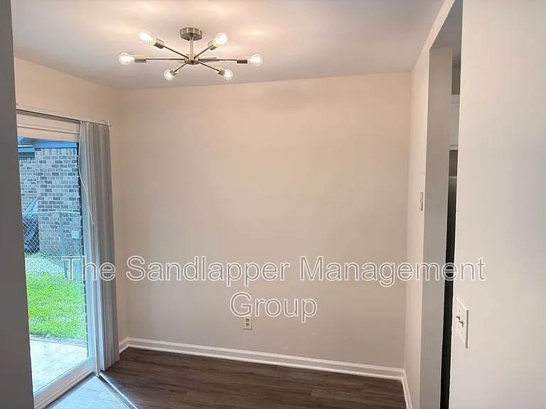 186 Dorchester Manor Blvd #B — Photo 3