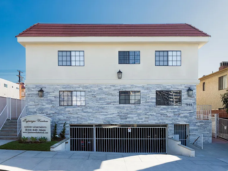 544 E Tujunga Ave #204 — Photo 3