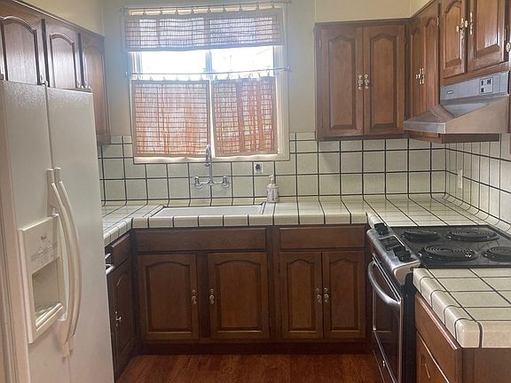 3rd image of 60 Fairlawn Ave